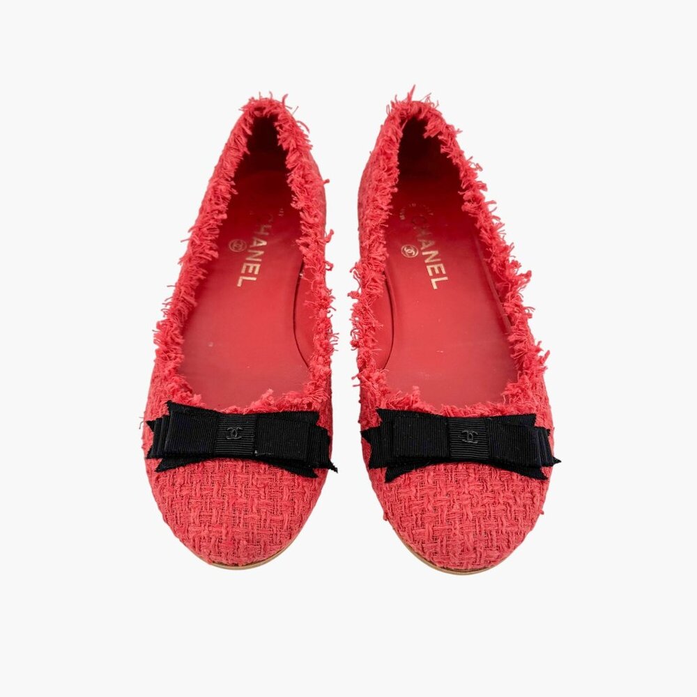 CHANEL Red Tweed Flats with Black Bow - Picture 3 of 15